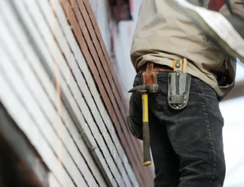 La IA no puede “arreglar una tubería”: los empleos que salen ganando